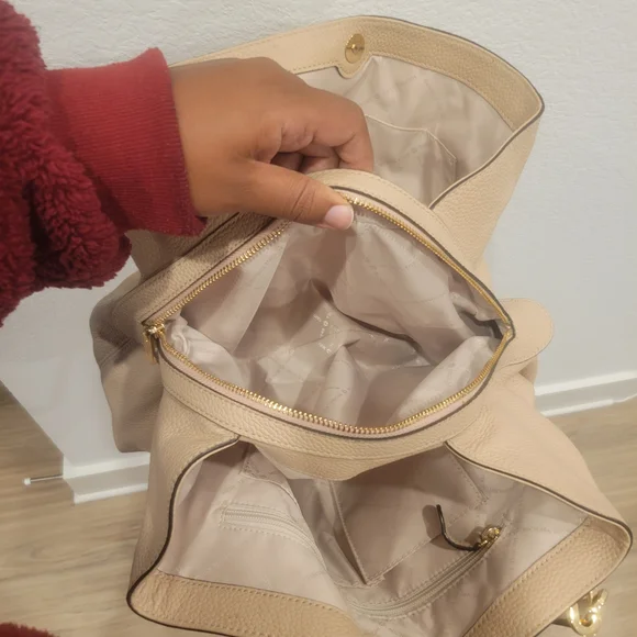 Michael Kors Beige Leather Shoulder Large Tote Bag Purse - Picture 4 of 11